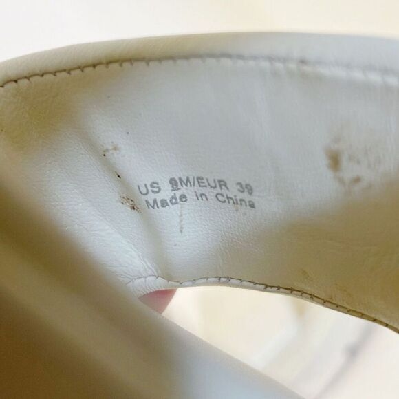 Vince Bowie Lug Sole Sandal in Moonlight White Leather Puffy Women's Size 9 - Picture 2 of 8